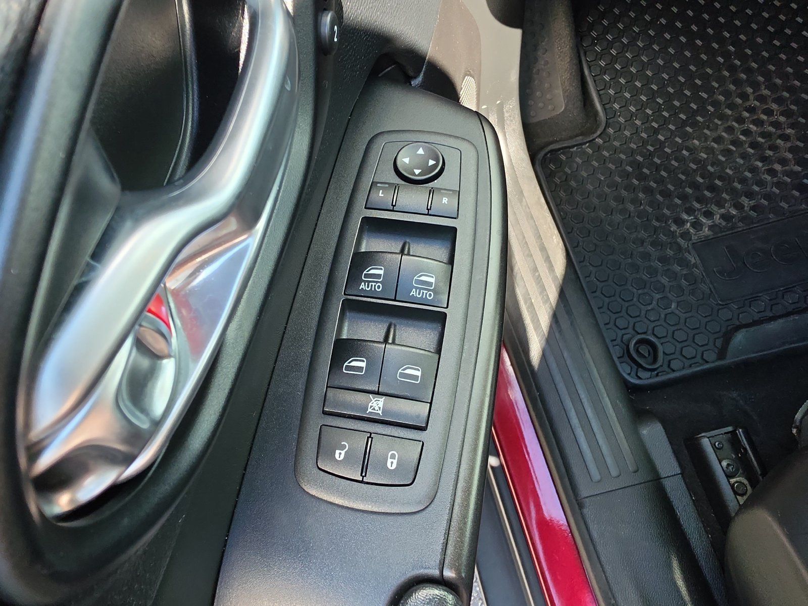 Used 2021 Jeep Cherokee Trailhawk w/ Sun, Sound & Nav Group AWD/4WD image 14