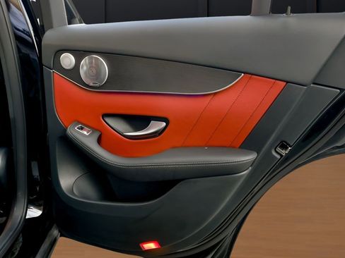 Used 2020 Mercedes-Benz GLC 300 4MATIC w/ Driver Assistance Package image 22