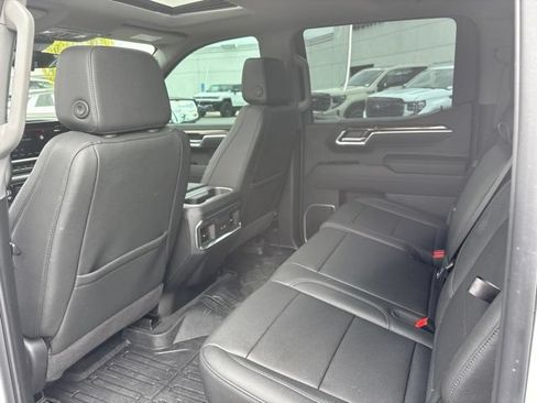 Used 2026 GMC Sierra 1500 Elevation w/ Elevation Premium Package AWD/4WD image 8