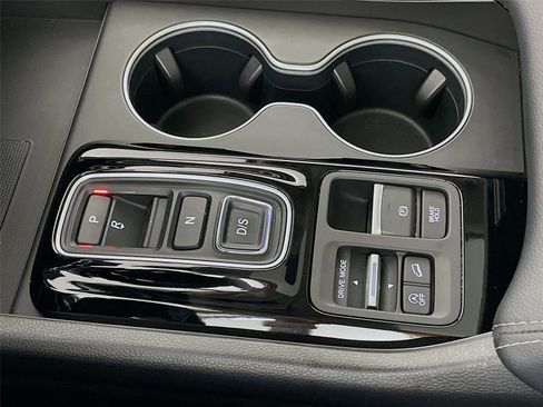 Used 2024 Honda Pilot Touring image 22