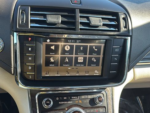 Used 2017 Lincoln Continental Reserve w/ Climate Package image 17