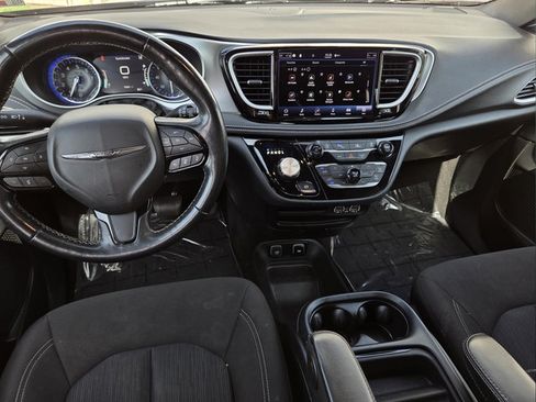 Used 2021 Chrysler Pacifica Touring w/ Cold Weather Group AWD/4WD image 14