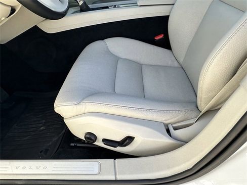 Used 2021 Volvo V60 T5 Cross Country w/ Climate Package image 24