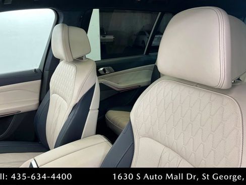 Used 2022 BMW X7 M50i image 16