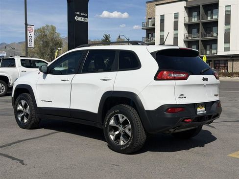Used 2015 Jeep Cherokee Trailhawk w/ Comfort/Convenience Group AWD/4WD image 5