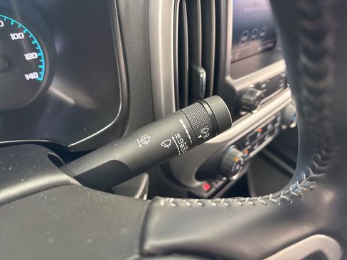 Used 2022 Chevrolet Colorado LT w/ LT Convenience Package image 22