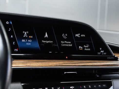 Used 2023 Cadillac Escalade Premium Luxury RWD image 24