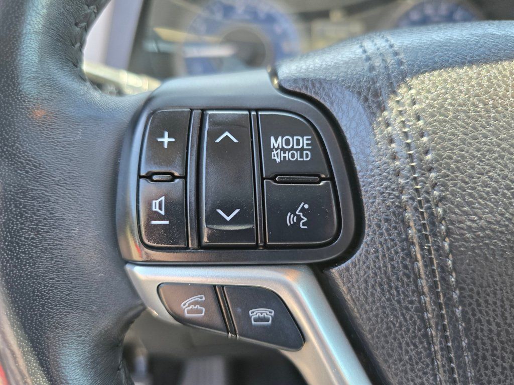 Used 2017 Toyota Sienna Limited Premium AWD/4WD image 7
