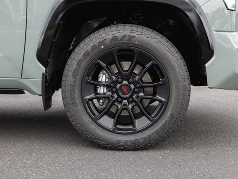 New 2026 Toyota Tundra Platinum w/ TRD Off-Road Package AWD/4WD image 4