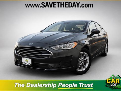 Used 2020 Ford Fusion SE FWD image 1