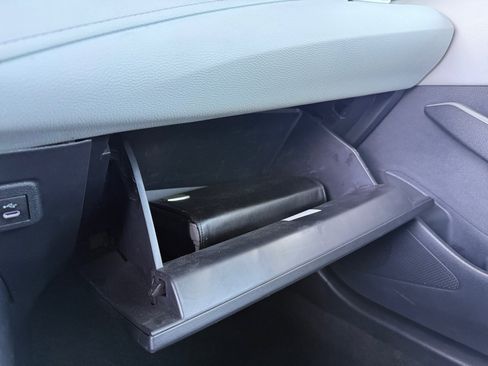 Used 2025 Toyota Corolla SE FWD image 19