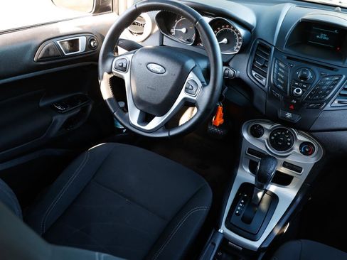 Used 2015 Ford Fiesta SE image 20