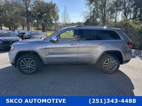 Used 2020 Jeep Grand Cherokee Limited w/ Luxury Group II image 2