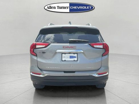 Used 2024 GMC Terrain SLT AWD/4WD image 5