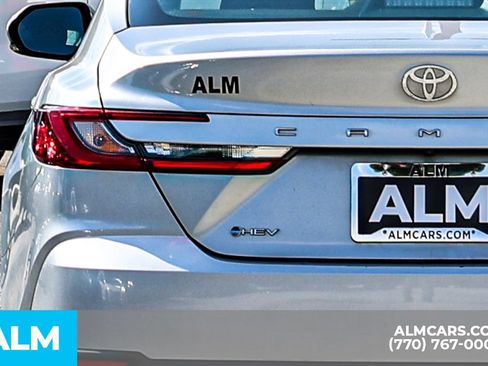 Used 2025 Toyota Camry LE FWD image 13