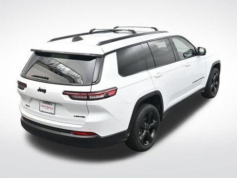 Used 2023 Jeep Grand Cherokee L Limited w/ Black Appearance Package AWD/4WD image 26