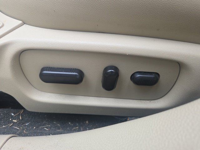 Used 2018 Ford Taurus Limited FWD image 23