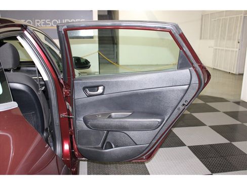 Used 2020 Kia Optima LX image 22