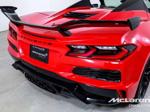 Used 2024 Chevrolet Corvette Z06 image 33