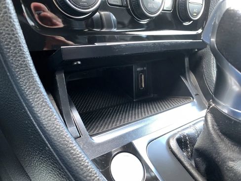 Used 2015 Volkswagen Golf R 4-Door image 18