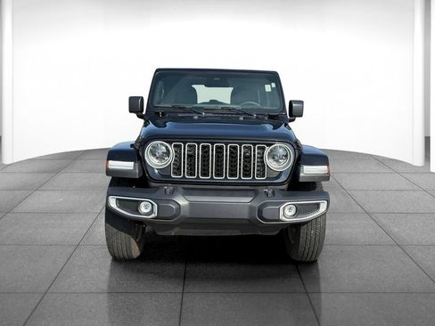 Used 2025 Jeep Wrangler Unlimited Sahara AWD/4WD image 2