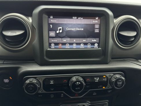 Used 2021 Jeep Wrangler Sport AWD/4WD image 30