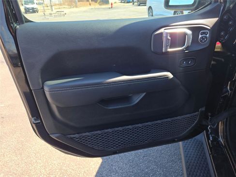 Certified 2023 Jeep Wrangler Sahara w/ Cold Weather Group image 24