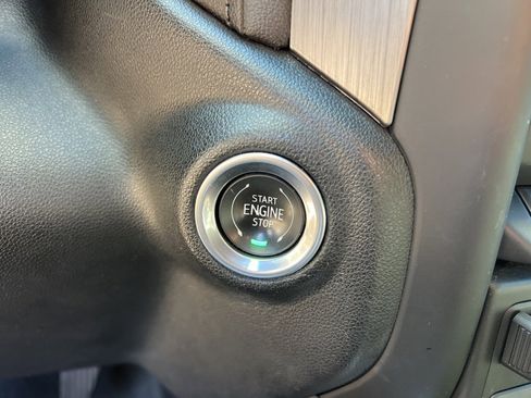 Used 2019 GMC Sierra 1500 Denali w/ Denali Ultimate Package image 18