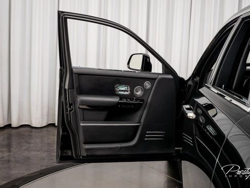Used 2022 Rolls-Royce Phantom Sedan image 19