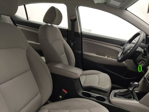 Used 2018 Hyundai Elantra SE FWD image 21