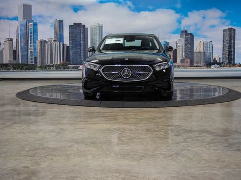 Used 2027 Mercedes-Benz E 450 4MATIC Sedan image 3