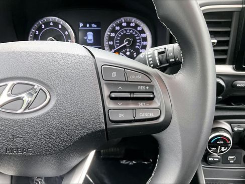 Used 2021 Hyundai Venue SEL w/ Premium Package FWD image 25