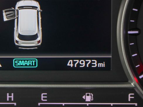 Used 2021 Kia Sorento LX image 16