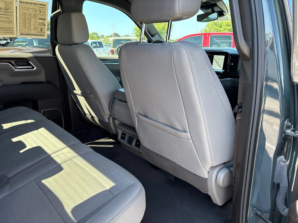 Used 2025 Chevrolet Silverado 1500 LT AWD/4WD image 21