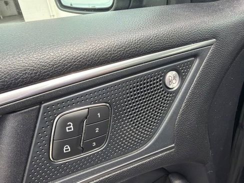 Used 2019 Ford Edge Titanium w/ Equipment Group 301A AWD/4WD image 13