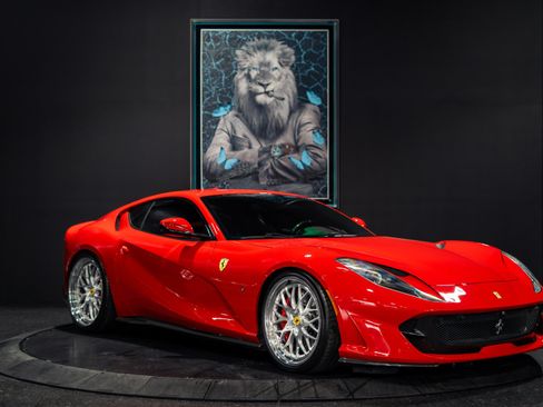 Used 2019 Ferrari 812 Superfast RWD image 40