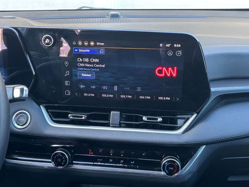 Used 2025 Chevrolet Equinox LT image 18