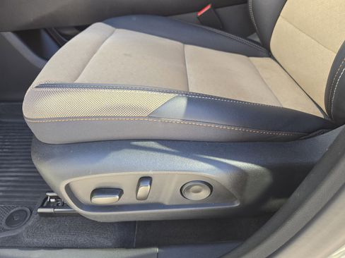 Used 2026 Chevrolet Equinox ACTIV image 28