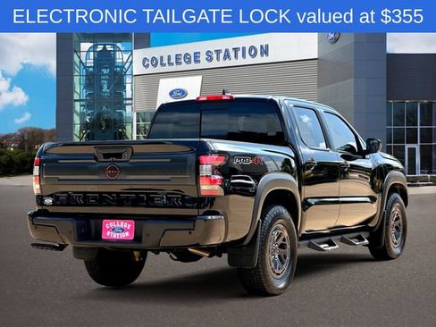 Used 2025 Nissan Frontier PRO-4X AWD/4WD image 5