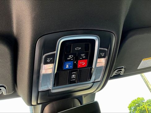 Used 2023 RAM 1500 Limited AWD/4WD image 18