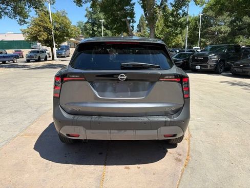 Used 2025 Nissan Kicks SV AWD/4WD image 4