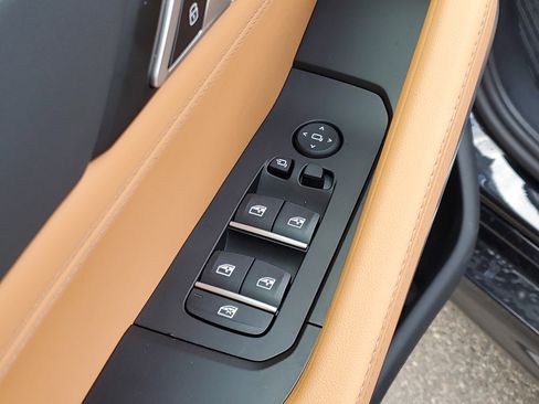 Certified 2026 BMW X6 xDrive40i w/ Climate Comfort Package image 6