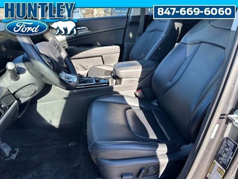 Used 2024 Kia Sportage EX image 15