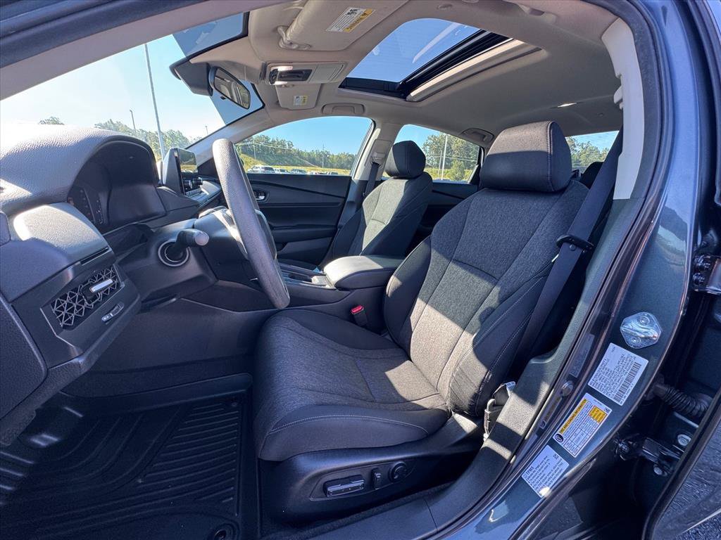 Used 2025 Honda Accord SE image 15