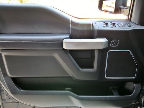 Used 2021 Ford F250 Lariat AWD/4WD image 19