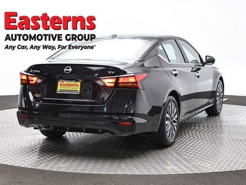 Used 2024 Nissan Altima 2.5 SV FWD image 5