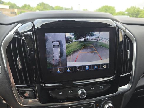 Used 2020 Chevrolet Traverse LT w/ LT Premium Package AWD/4WD image 16
