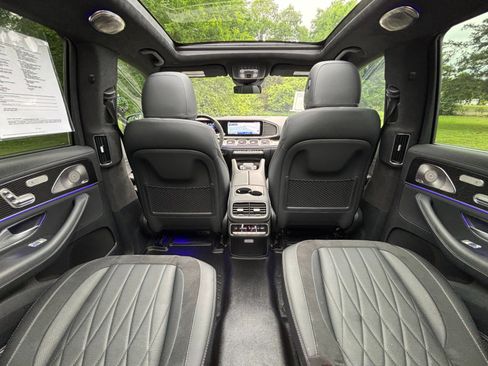 Used 2025 Mercedes-Benz GLS 63 AMG 4MATIC image 29