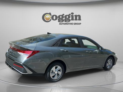 New 2026 Hyundai Elantra SE image 5