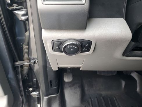 Used 2019 Ford F250 XL w/ STX Appearance Package image 32